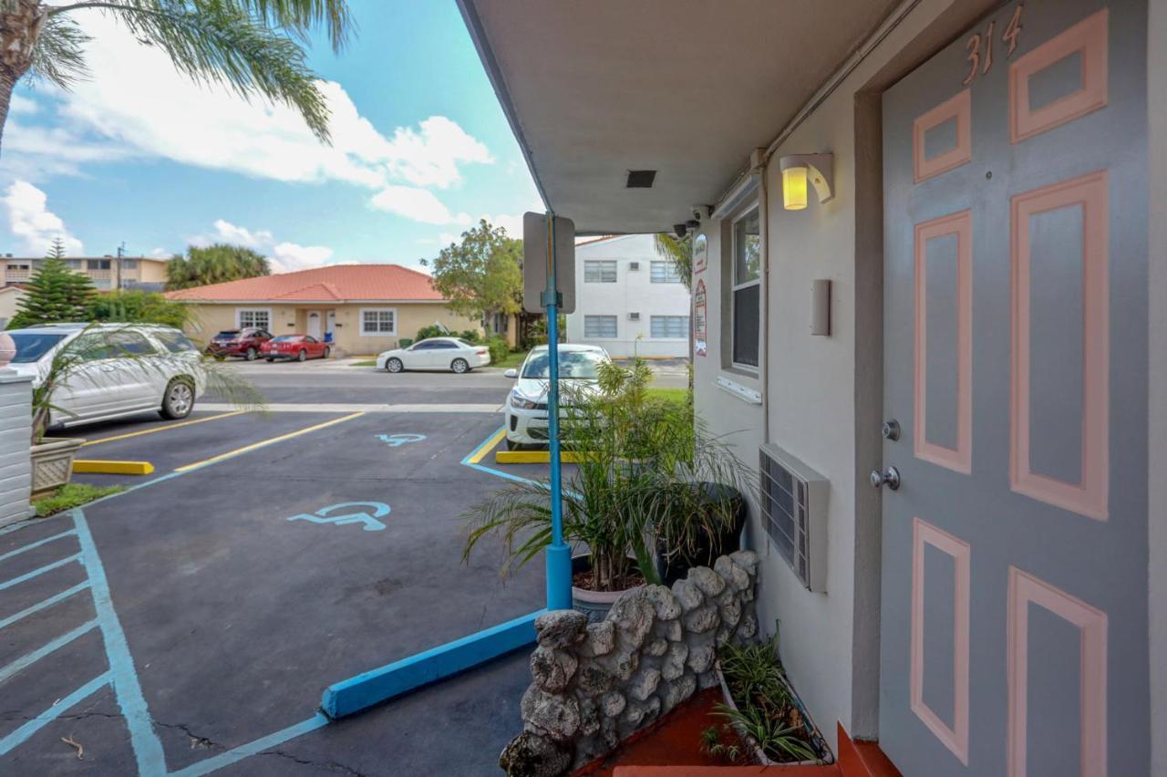 הלנדל ביץ' Richard'S Motel Extended Stay מראה חיצוני תמונה
